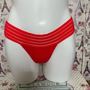 PINK Victoria’s Secret Extra Low Rise Thong Large